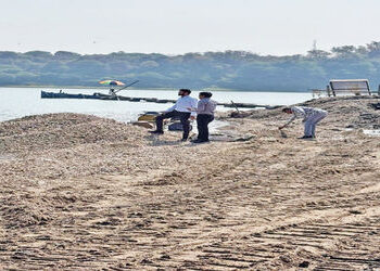 વાસદ મહીસાગરના પટમાં ગેરકાયદે રેતી ખનન પર દરોડો : રૂપિયા 4.32 કરોડનો મુદ્દામાલ જપ્ત | Raid on illega…