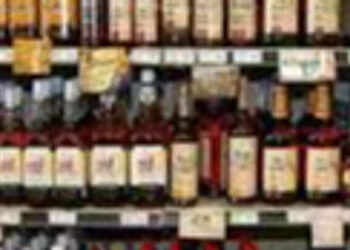 અકોટાની રાધાકૃષ્ણ પાર્ક સોસાયટીના મકાનમાં સંતાડેલો ૧૩.૧૭ લાખનો દારૃ કબજે | Liquor worth Rs 13 17 lak…