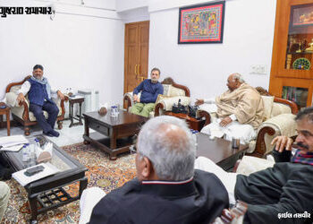 કોંગ્રેસમાં ફરી ખુરશી માટે ખેંચતાણ? 80 ધારાસભ્યોના સમર્થનના દાવા વચ્ચે દિલ્હીમાં ડિકે શિવકુમારની બેઠ…