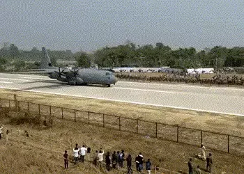 હાઈવે પર ઉતર્યું PM મોદીનું વિમાન! ચીન બોર્ડર નજીક રાફેલ-સુખોઈએ બતાવ્યું પરાક્રમ, ઈમરજન્સી લેન્ડિંગ …