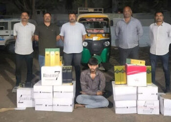 જામનગર-રાજકોટ ધોરી માર્ગ પર ઇંગ્લિશ દારૂની હેરાફેરી કરનાર રીક્ષા ચાલક પકડાયો | Rickshaw driver caugh…