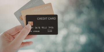 પહેલીવાર લઈ રહ્યા છો ક્રેડિટ કાર્ડ? તો જાણીલો 4 જરૂરી વાતો, નહીંતર ક્રેડિટ સ્કોર બગડશે! | Credit Car…