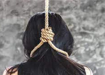 બાલાસિનોરમાં લગ્નના 40 વર્ષ બાદ સાસરિયાના ત્રાસથી વૃદ્વાનો આપઘાત | Elderly woman commits suicide in …