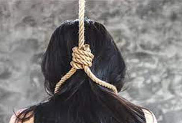 બાલાસિનોરમાં લગ્નના 40 વર્ષ બાદ સાસરિયાના ત્રાસથી વૃદ્વાનો આપઘાત | Elderly woman commits suicide in …