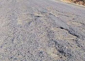 ભાવનગરમાં 10 થી વધુ રોડ બિસ્માર, મહાપાલિકા નિષ્ક્રીય | More than 10 roads in Bhavnagar are in disrep…