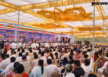 ગાંધીનગર: બજેટ સત્રના પ્રથમ દિવસે કોંગ્રેસનું શક્તિ પ્રદર્શન, ‘મનરેગા બચાવો સંગ્રામ’ મુદ્દે યોજી જન …