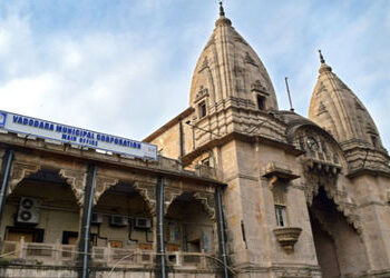 વિશ્વામિત્રી બચાવો સમિતિનો આક્ષેપ : બિલ્ડરો-બાંધકામ પરવાનગી વિભાગની મિલીભગતથી મ્યુનિ. કોર્પોરેશનને આ…