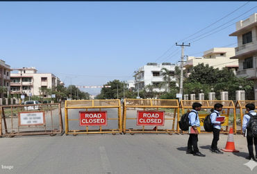 વડોદરા: હાલ પરીક્ષાનો માહોલ છતાં વધુ એક વાસણા વિસ્તારનો રસ્તો આજથી 20 દિવસ બંધ | Vadodara: Vasna Roa…