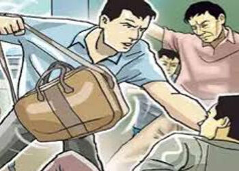 ઓઢવમાં અકસ્માતના બહાને બે વેપારીને માર મારી રૃા. ૪.૫૦ લાખ લૂંટી લીધા | Iwe 4 50 lakh ra angei seni e…