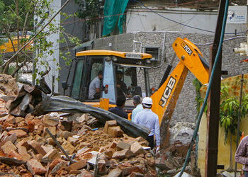 રાજકોટમાં મેગા ડિમોલિશનની તૈયારી, 1400થી વધુ ગેરકાયદે સંપત્તિ પર ફરશે બુલડોઝર | rajkot jangleshwar m…