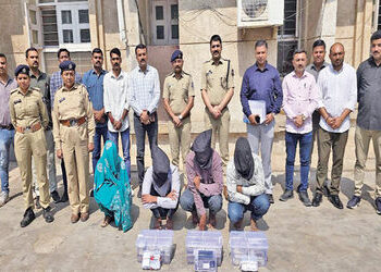 સાણંદના શખ્સને હની ટ્રેપમાં ફસાવનાર 4 આરોપીના 5 દિવસના રિમાન્ડ | 5 day remand of 4 accused who trapp…