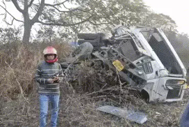 ઓડિશા હાઈવે પર મોતનું તાંડવ : ટ્રેલરે પોલીસ વાહનના ફુરચા ઉડાડ્યા, 5 જવાન શહીદ, 3 ગંભીર | 5 Police Pe…