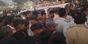 મહીસાગર પોલીસ ફરી વિવાદમાં, PSIએ સરપંચના પતિને લાફો મારતા પાંડરવાડામાં જનાક્રોશ | Mahisagar PSI Slap…