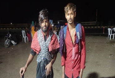 16 વર્ષના કિશોરની 10 કિલો સાંકળના ભાર સાથે દ્વારકા સુધીની પદયાત્રા | 16 year old boy walks to Dwarka…