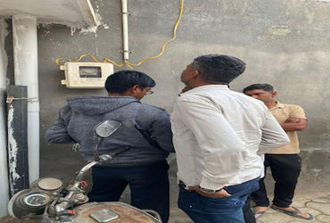 ઝાલાવાડમાં ૧૫૧ કરોડનું બાકી વીજ બિલ વસૂલવા પીજીવીસીએલ 88 હજાર જોડાણ કાપવાની શરૃઆત | PGVCL starts dis…