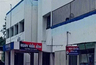 દસ રૃપિયાની ફાટેલી નોટ બદલાવવા મુદ્દે નિવૃત્ત બેંક કર્મચારી પર હુમલો | Retired bank employee attacke…