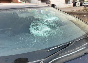 ધ્રોલના વેપારીએ પોતાની કાર ફેરવવા માટે નહીં આપતાં ઉશ્કેરાયેલા શખ્સ દ્વારા વેપારી કારમાં તોડફોડ કરી ધ…