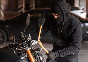 જામનગર શહેર અને જિલ્લામાં વાહન ચોર ટોળકી ફરી સક્રિય બની : જામનગર અને જામજોધપુરમાંથી બે મોટરસાયકલની ઉ…