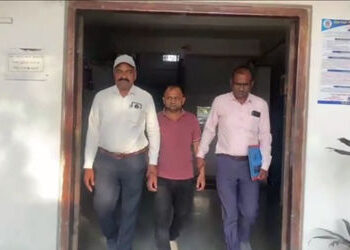 સાબરકાંઠા: નકલી દૂધના કૌભાંડનો મુખ્ય સૂત્રધાર ઝડપાયો, કોર્ટે ‘સત્યા ડેરી’ના સંચાલકના 2 દિવસના રિમાન્…