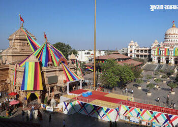 51,000 કિલો ઓર્ગેનિક રંગ, 500 કલર બ્લાસ્ટ, 10 હજાર ફુગ્ગા… સાળંગપુર ધામમાં ગુજરાતનો સૌથી મોટો હોળી…