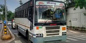 લખતર-રાજકોટ વાયા સુરેન્દ્રનગર રૂટની બસ અચાનક બંધ કરાતા મુસાફરોમાં રોષ | Passengers angry over sudden…