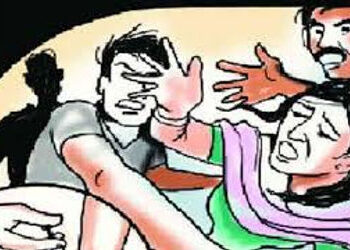 મહિલાને પટ્ટાથી મારી ટ્રીમરથી વાળ કાપી કાઢ્યા | Fefin a wichiwich ren efoch belt me ​​ra atai uwan ​…