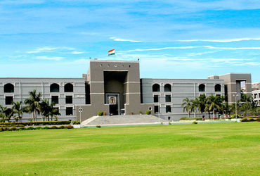 પોલીસ ભરતી માટે 10 લાખ લોકોએ ફોર્મ ભર્યા, વિચારો કેવી બેરોજગારી હશે?: ગુજરાત હાઈકોર્ટની સરકારને ટકોર…