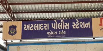 નાગાબાવાના વેશમાં ફરતા ગઠિયાઓ સક્રિય : પોરબંદરથી વડોદરા દીકરાના ઘરે આવેલા પિતાએ સોનાની ચેન અને વીંટી…