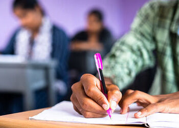 જામનગર જિલ્લામાં ચાલી રહેલી ધોરણ 10 ની બોર્ડની પરીક્ષામાં આજે વિજ્ઞાન વિષયના પેપરમાં 270 વિદ્યાર્થીઓ…