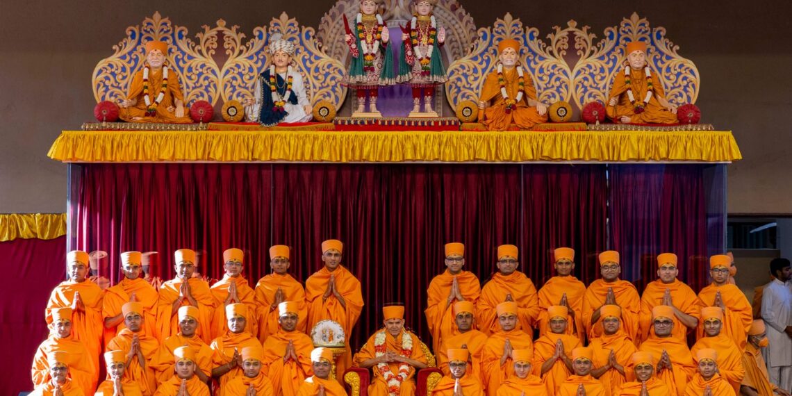 BAPSના વડા પ.પૂ. મહંતસ્વામી મહારાજના હસ્તે અભૂતપૂર્વ ભાગવતી દીક્ષા મહોત્સવ સંપન્ન