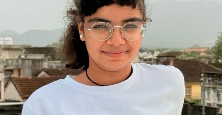 સૌરાષ્ટ્ર પંથકમાં નિબંધ સ્પર્ધામાં પ્રથમ આવી ભાણવડનું નામ રોશન કરતી દીકરી હરિતા ચાવડા