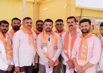 ગઢડા: નગરપાલિકા આયોજિત ‘સ્વદેશી મેળા’ની શહેર ભાજપના હોદ્દેદારોએ મુલાકાત લીધી