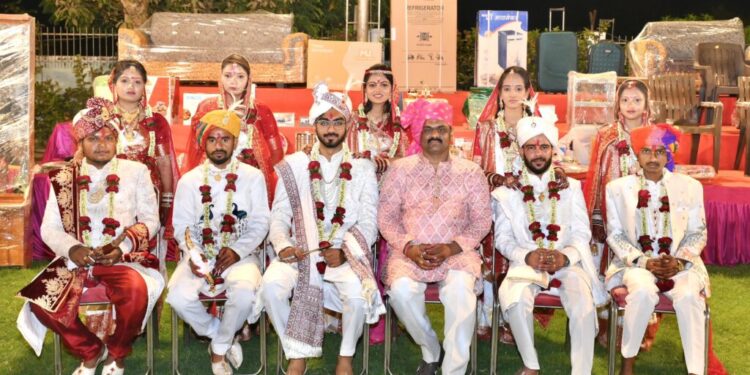 રાયગઢના શ્રી મહાકાળી ધામ ગાંધીનગર સંચાલિત સત્કર્મ ચેરિટેબલ ટ્રસ્ટ આયોજિત સમૂહ લગ્નોત્સવ વાવોલ ખાતે ય…