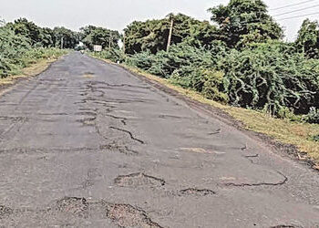 દસાડાનો જૈનાબાદ-ઝીંઝુવાડા રોડ ખખડધજ બન્યો, લોકો પરેશાન | Dasada’s Zainabad Jinjuwada road has become…