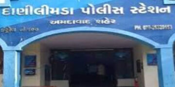 પોલીસ સ્ટેશન ઘેરી ટોળાનો આરોપી, હોમગાર્ડ ઉપર હુમલો | A tipis ren mwichen aramas mi pwellifeili ewe i…