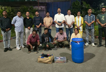 વાપીમાં રીક્ષામાંથી 13.730 કિલોગ્રામ ગાંજાનો જથ્થો પકડાયો : પાંચની ધરપકડ, બે વોન્ટેડ | 13 730 kg of …