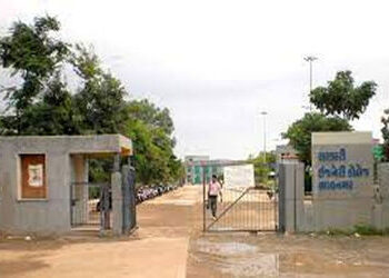 ભાવનગરની બે સરકારી ઈજનેરી કોલેજો પ્રત્યે સેવાતા દુર્લક્ષય સામે વિદ્યાર્થીમાં રોષ | Students express …