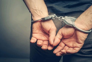 બહિયલમાં પોલીસનો દરોડો ઃ ગૌવંશની કતલ કરતા ૩ શખ્સો રંગેહાથ ઝડપાયા | Police raid in Bahial: 3 people c…