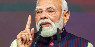 યુદ્ધથી ઉકેલ નહીં આવે: મિડલ ઈસ્ટ સંઘર્ષ અંગે PM મોદીની શાંતિ અને સંવાદની અપીલ | only military confli…