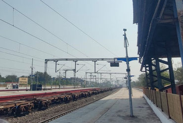 ડભોઈ રેલવે સ્ટેશન પર બ્લોકના કારણે ચાર ટ્રેનો રદ્દ | Four trains cancelled due to block at Dabhoi ra…