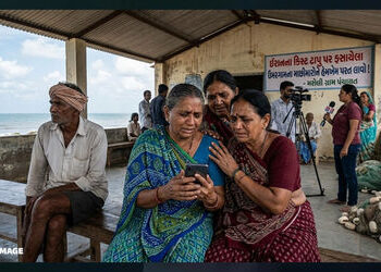 ઈરાનના કિસ્ટ ટાપુ પર માછીમારી માટે ગયેલા ઉમરગામના 25થી વધુ માછીમારો ફસાયા | umargam fishermen strand…