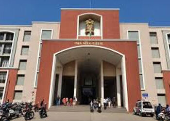 કુખ્યાત સિગ્નલ ફળિયા ગેંગ વિરુદ્ધ પોલીસે ૨૨૦૦ પેજનું ચાર્જશીટ રજૂ કર્યું | Police submits 2200 page …