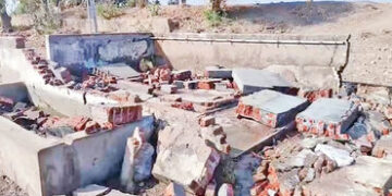 પાટડીના કચોલીયાના સ્નાનાઘાટની દીવાલ ધરાશાયી થતાં મહિલાનું મોત | Woman dies after wall of bathing gha…