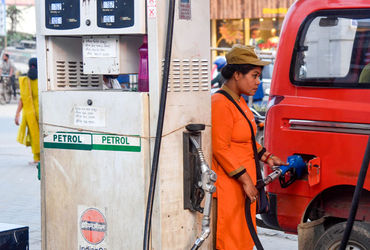 પેટ્રોલ-ડીઝલમાં ભાવ વધારો નહીં થાય, પેટ્રોલ પંપો પર ભીડ કરવાની જરૂર નથી: સરકારી સૂત્રો | Petro Diese…