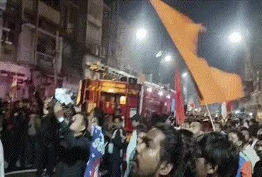 ભારતની જીતના જશ્ન વચ્ચે લહેરીપુરા દરવાજામાં આગ લાગતા અફરાતફરી | Panic as fire breaks out at Lahiripu…