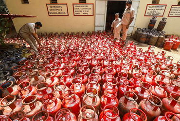 LPG સિલિન્ડર બુકિંગના નિયમમાં મોટો ફેરફાર, સંગ્રહખોરી રોકવા માટે સરકારનો નિર્ણય | iran israel us war…