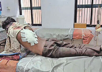 સાયલાના ઈશ્વરીયામાં અદાવતમાં યુવાન પર છરી વડે જીવલેણ હુમલો | Young man fatally attacked with knife i…