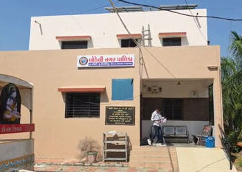 છોટા ઉદેપુર: સ્થાનિક સ્વરાજની ચૂંટણીનો જંગ જામશે, 2100થી વધુ EVM અને બેલેટ યુનિટની ચકાસણી પૂર્ણ | El…