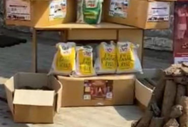 બળતણની તંગીના સમયમાં મ્યુનિ.દ્વારા એક હજાર કિલો છાણ સ્ટીક,છાણાંનુ વિતરણ | In times of fuel shortage