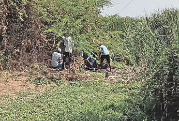 સરગવાડા ગામમાં તંત્ર જાગ્યું, 100 જેટલા ગેરકાયદે કનેક્શન કાપવાની કામગીરી શરૂ | Authorities wake up i…